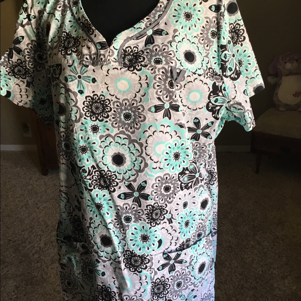 Nursing Scrub Top